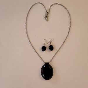 Paparazzi 2 Piece jewelry Set like Onyx